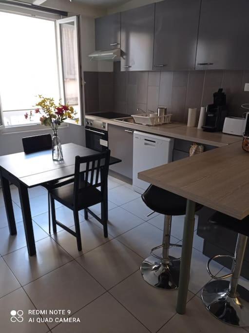 Appartement Au Coeur Du Village Sanary-sur-Mer Exterior foto